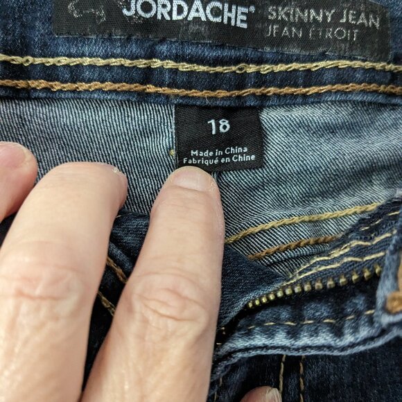 Jordache Distressed Blue Jeans - Picture 4 of 4